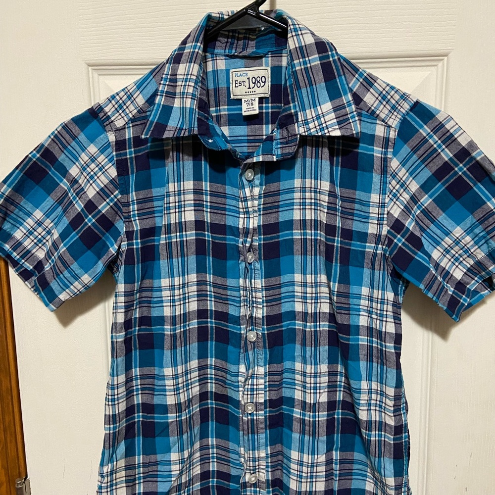 Children’s place boys plaid shirt sleeve size medium 7/8. Used